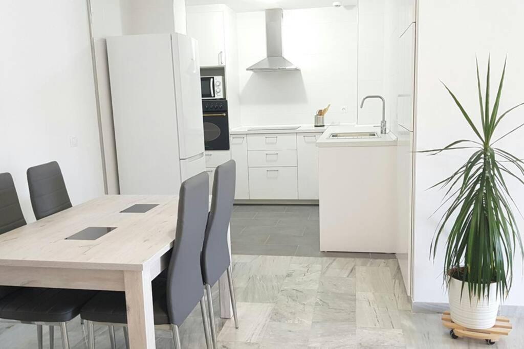Apartament Playa Escollera Estepona Zewnętrze zdjęcie